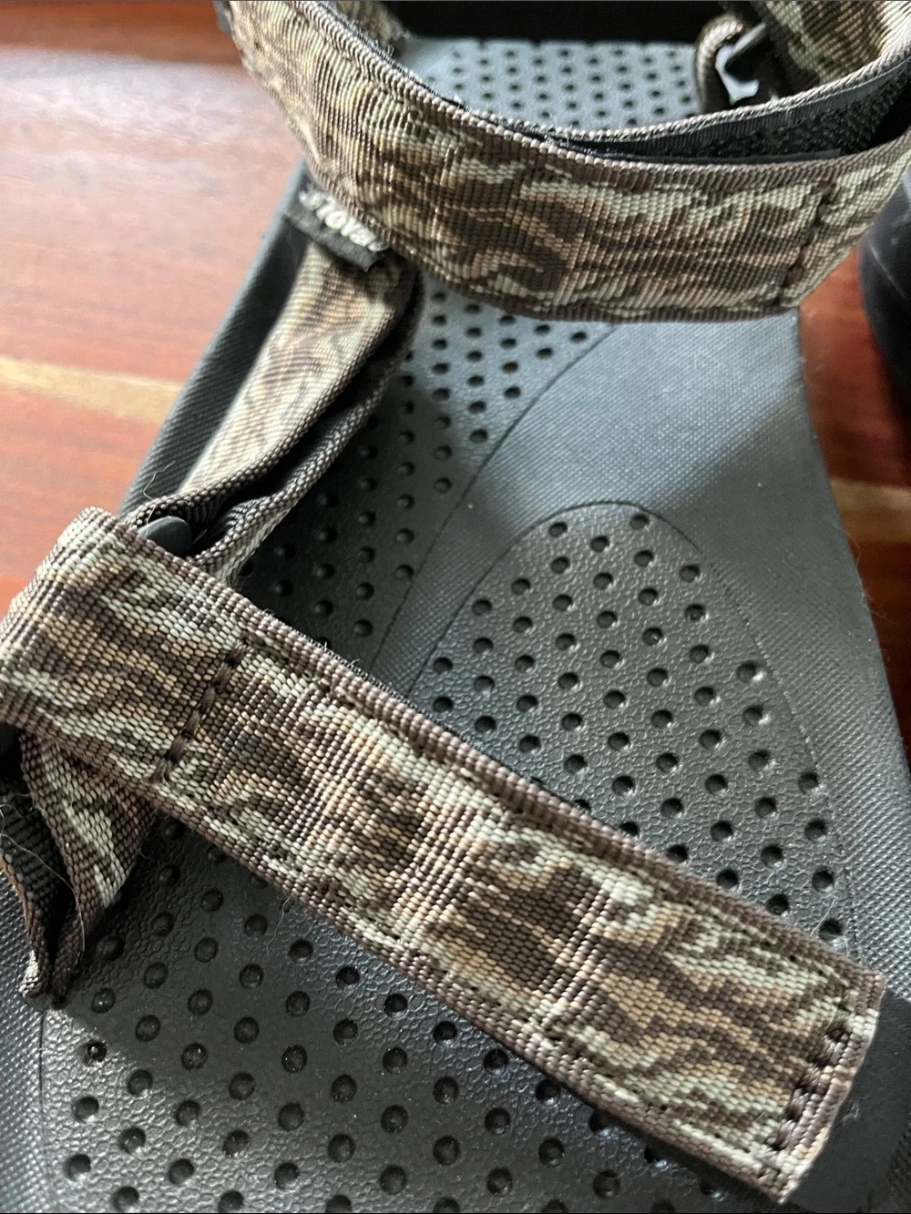 NWOT • MEN’S TEVA HURRICANE 3 SANDALS